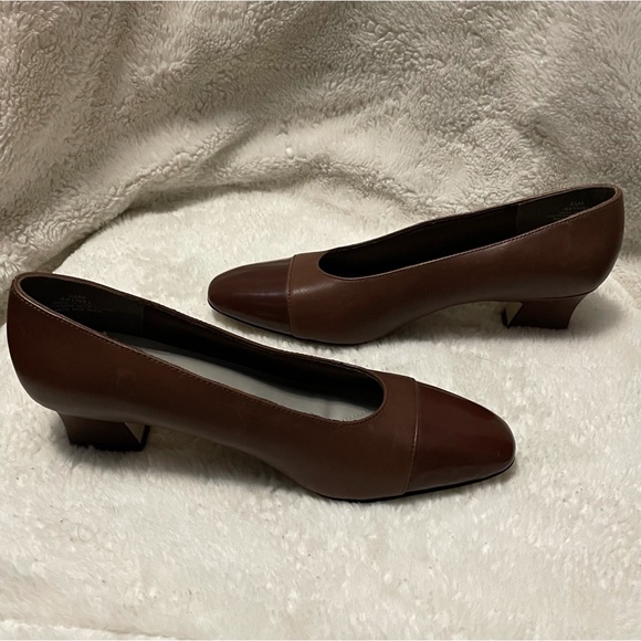 Brown Leather Heals with Patton Toe - Picture 3 of 7